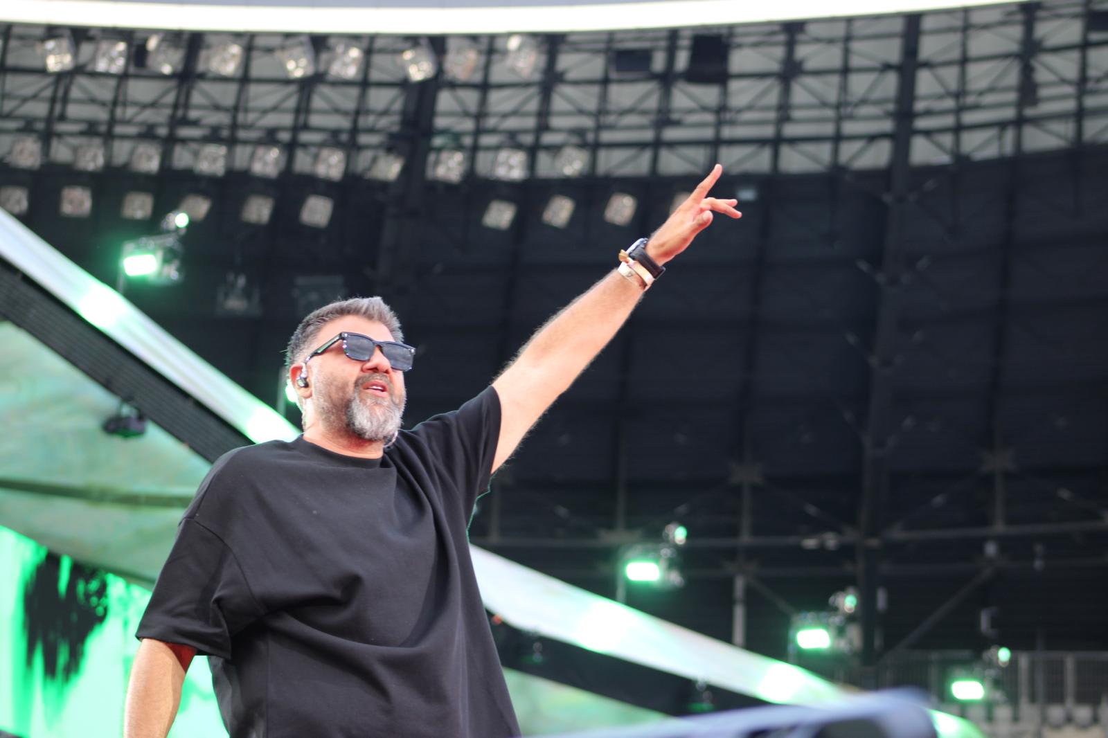 Grasu XXL cântând pe scena Cluj Arena la UNTOLD ONE 2026 Grasu XXL cântând pe scena Cluj Arena la UNTOLD ONE 2026