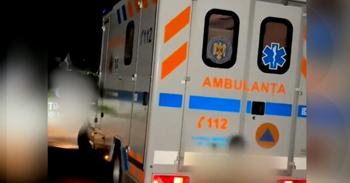Ambulanță atacată cu topoare și pietre în Cluj Ambulanță atacată cu topoare și pietre în Cluj