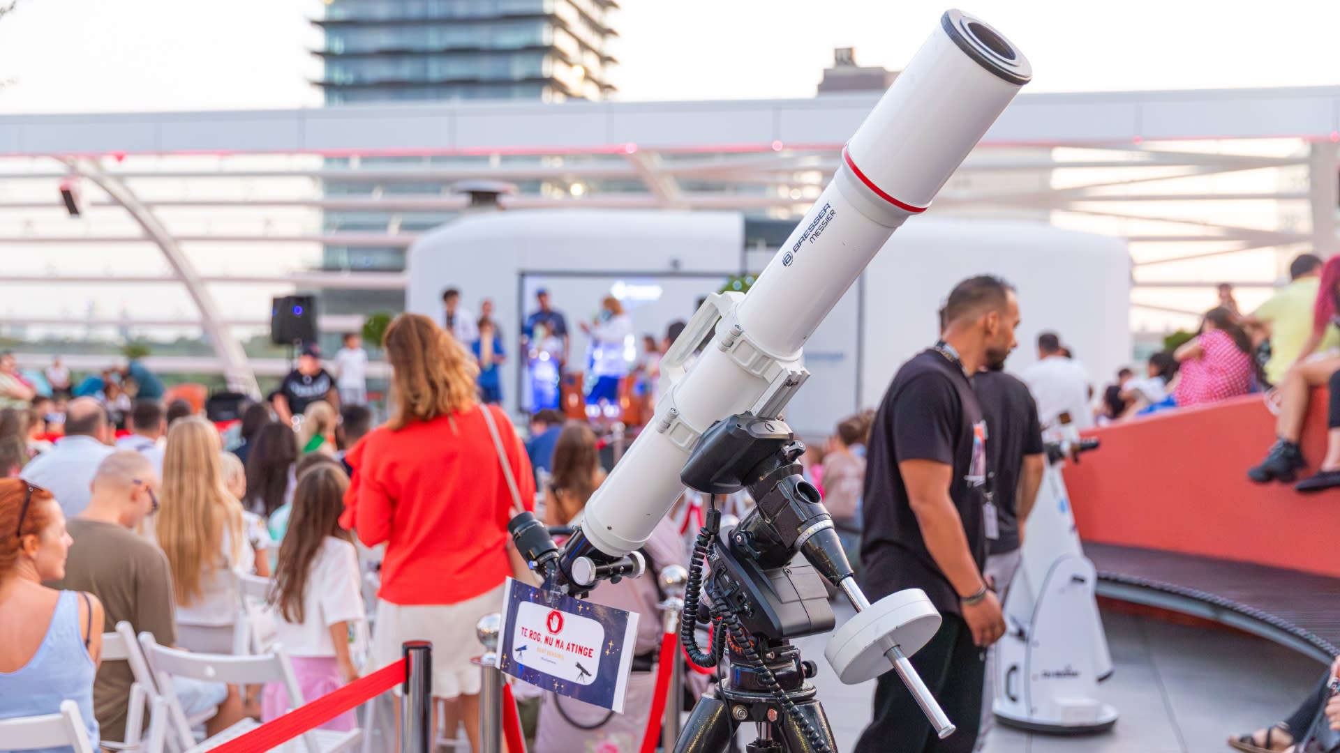 AstroShow are loc vineri la Mall Promenada cu ateliere, expoziție și experiențe VR