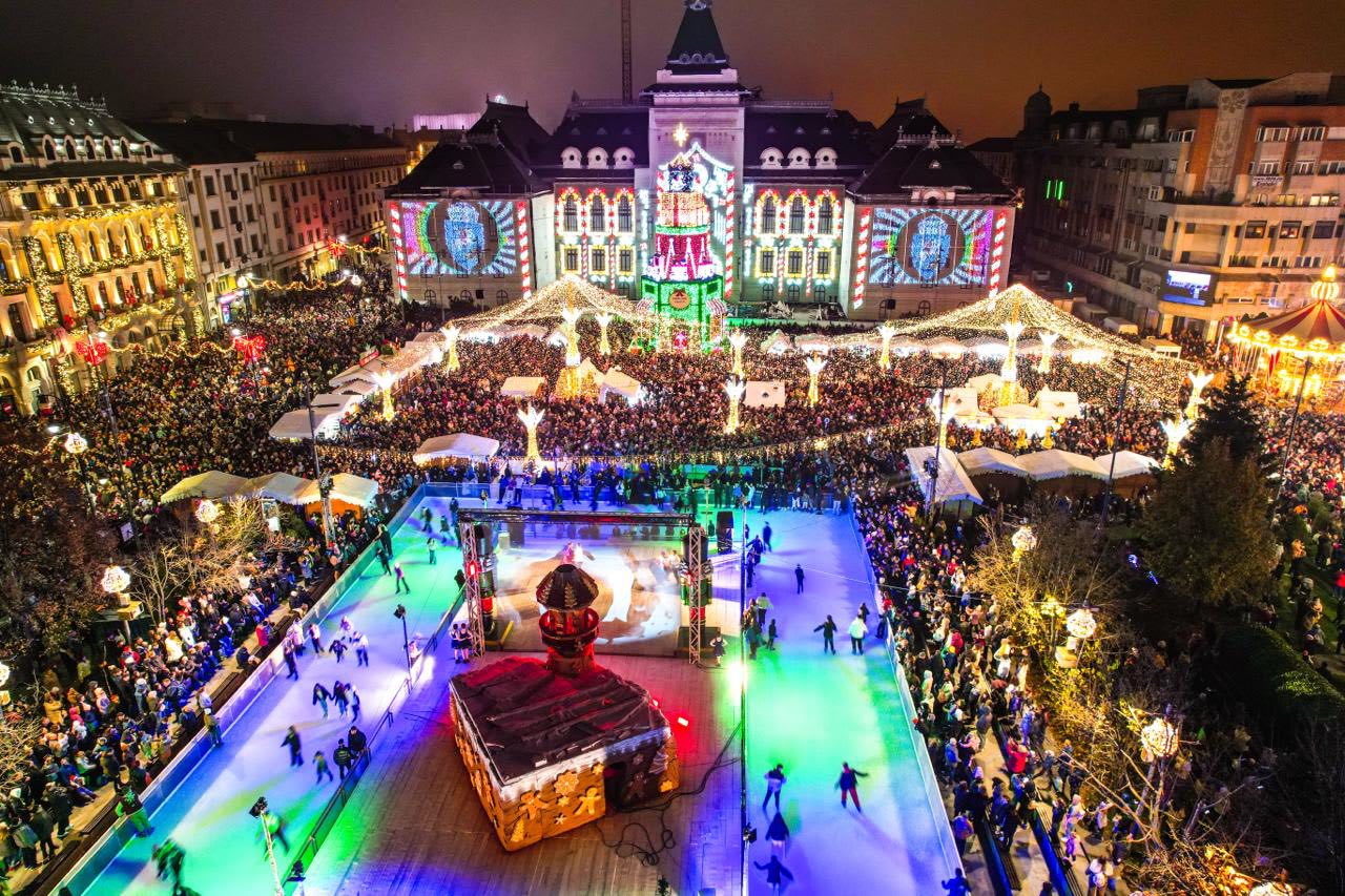 Târg de Crăciun în Craiova, decorațiuni și căsuțe festive Târg de Crăciun în Craiova, decorațiuni și căsuțe festive