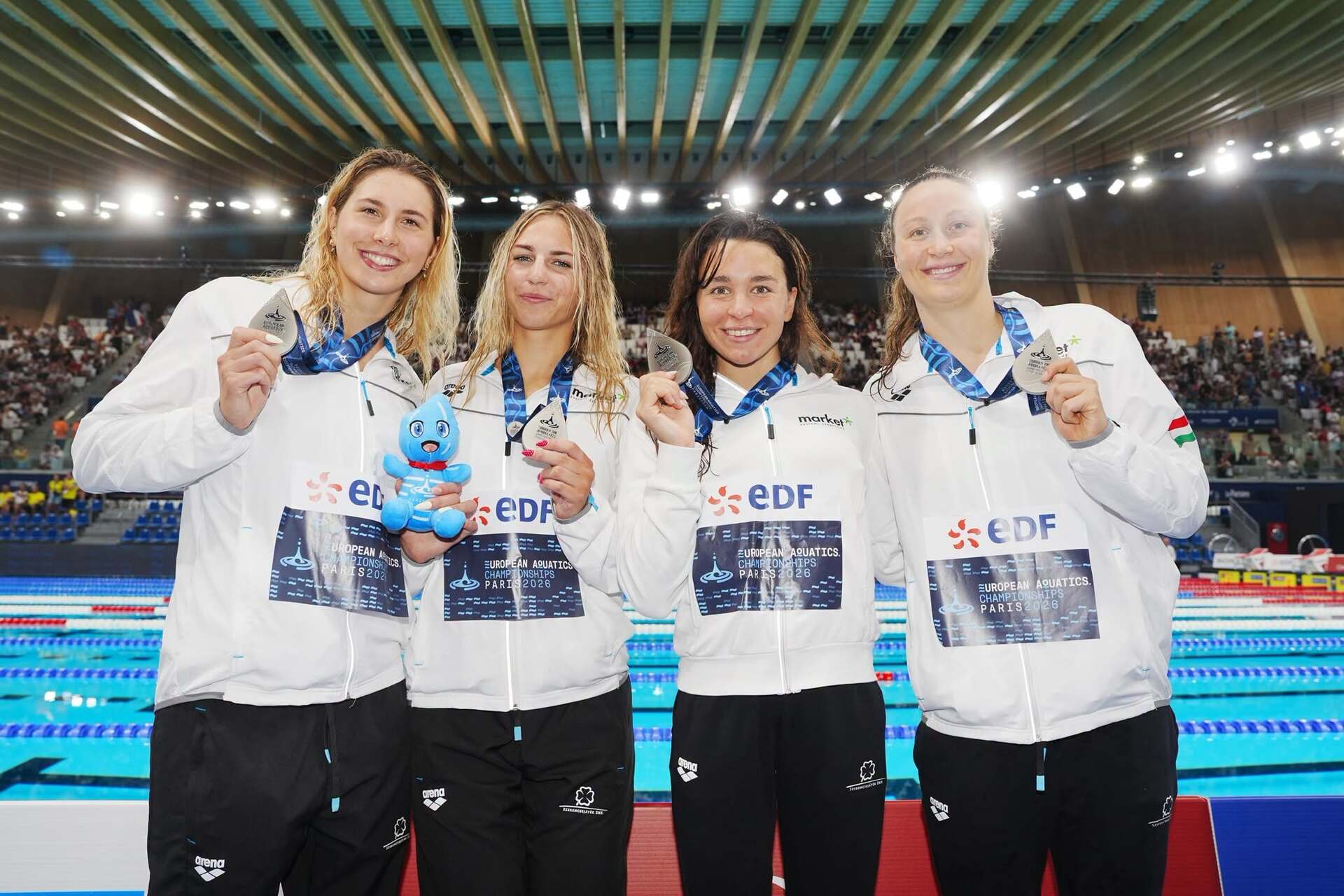 Echipa feminină de ștafetă a României a câștigat argint la Europenele de înot