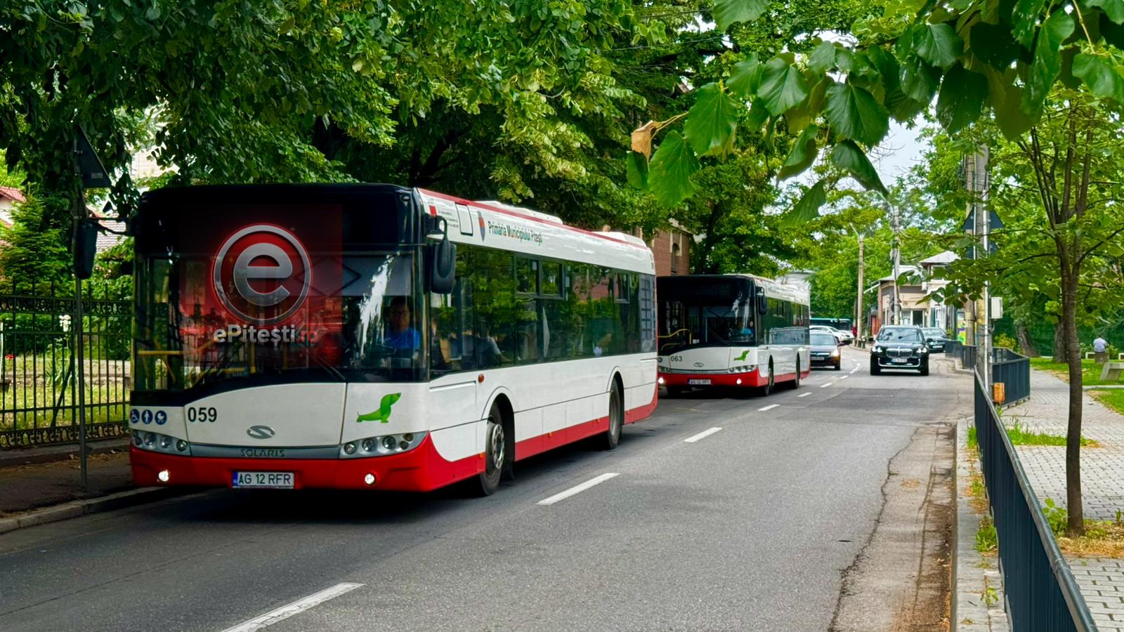 Autobuze din Pitești circulând pe traseu în zi de sărbătoare Autobuze din Pitești circulând pe traseu în zi de sărbătoare