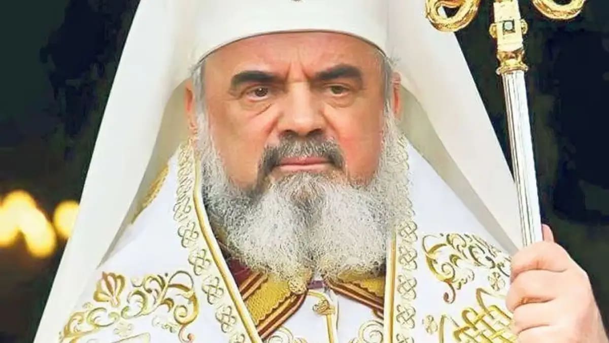 Patriarhul Daniel în biserică, adresând un mesaj pentru credincioși Patriarhul Daniel în biserică, adresând un mesaj pentru credincioși