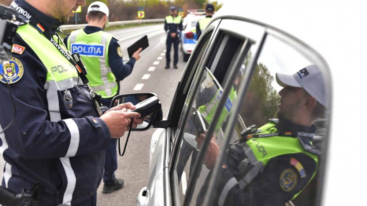 Doi șoferi prinși băuți la volan în județul Satu Mare. Unul avea permisul anulat, altul avea 0,78 mg/l alcool