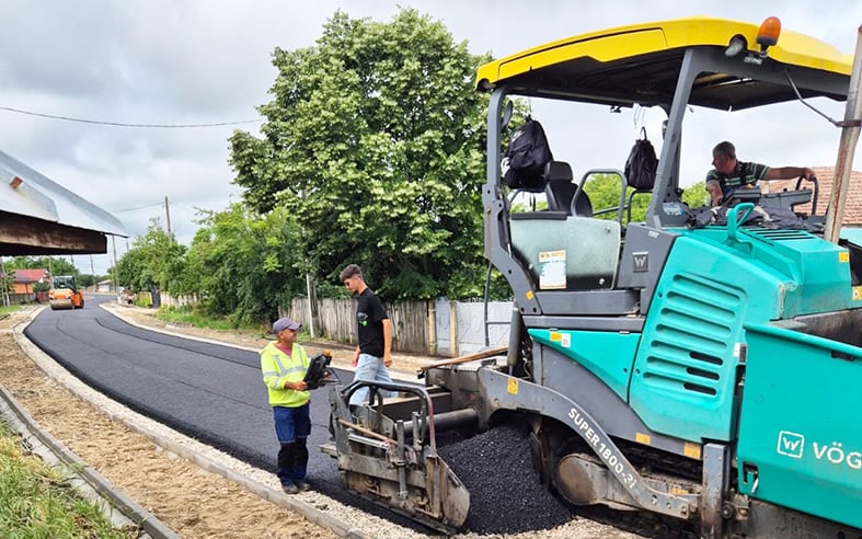 Lucrări de asfaltare pe străzi din comuna Redea, Olt Lucrări de asfaltare pe străzi din comuna Redea, Olt
