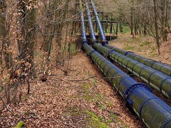 Conducte vechi de peste 100 de ani în proces de reabilitare la hidrocentrala Grebla Conducte vechi de peste 100 de ani în proces de reabilitare la hidrocentrala Grebla
