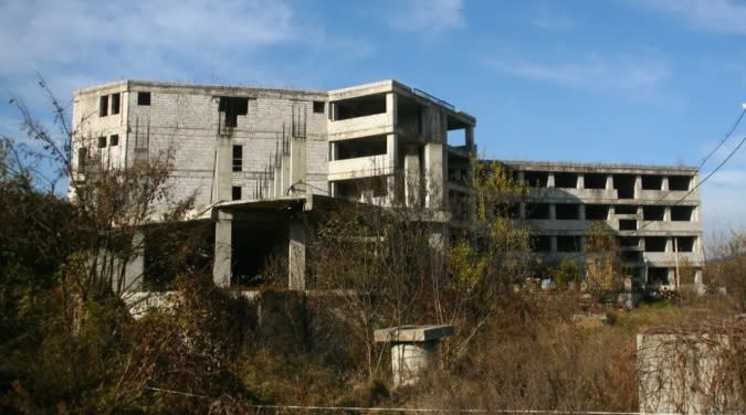 Clădire veche în proces de reabilitare pentru laboratoare școlare în Nădlac Clădire veche în proces de reabilitare pentru laboratoare școlare în Nădlac