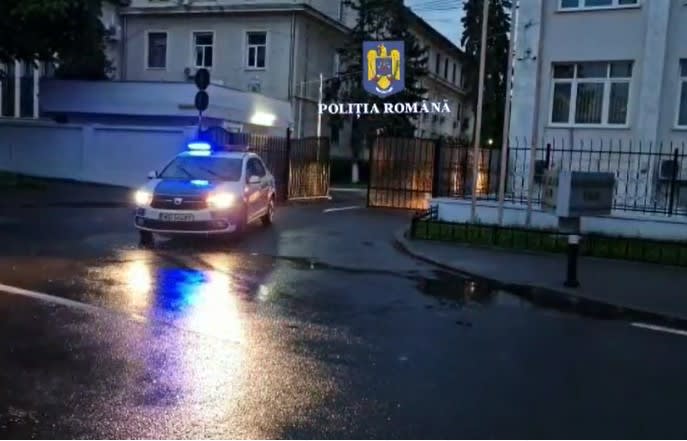 Polițiștii din Prahova și alte județe au reținut 9 persoane pentru escrocherii cu metoda „Accidentul”