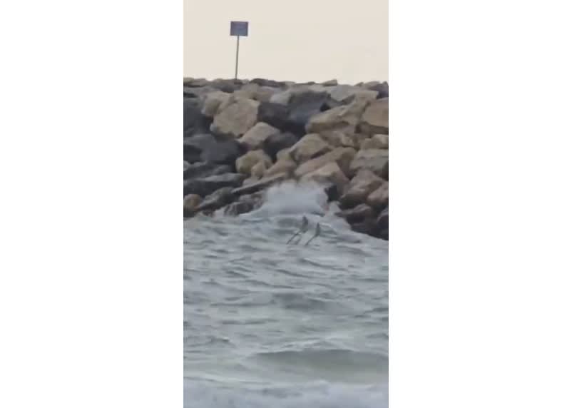 Dronă deasupra digului de lângă canal în Costinești