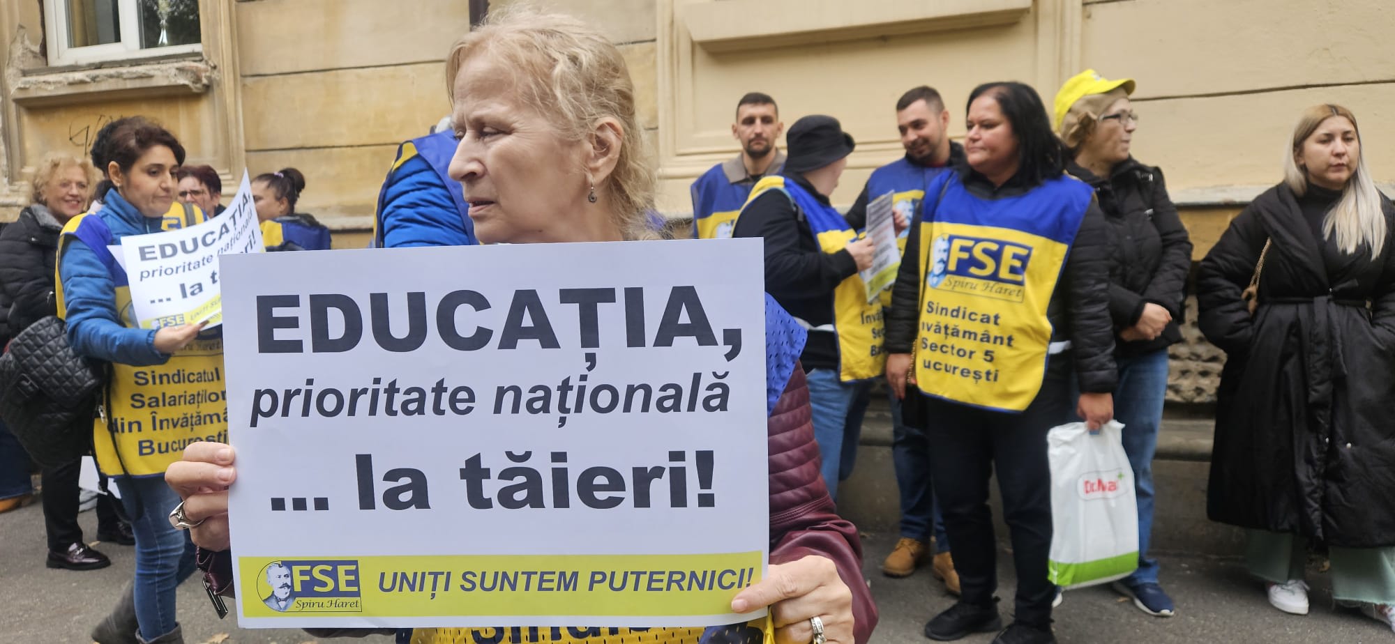 Lider sindical din Mureș în timpul unei discuții cu reprezentanți ai guvernului Lider sindical din Mureș în timpul unei discuții cu reprezentanți ai guvernului