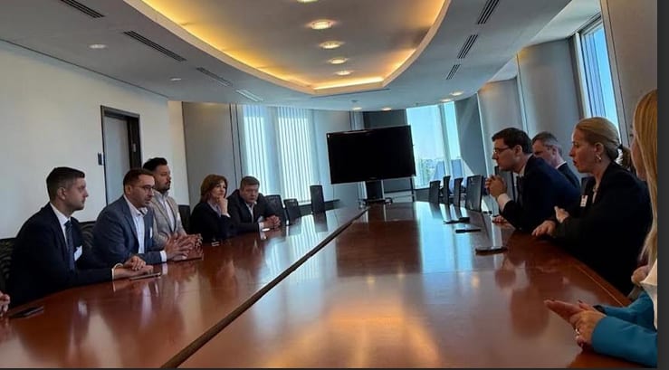 Reprezentanți ai mediului de afaceri din Timiș în discuție cu oficiali europeni Reprezentanți ai mediului de afaceri din Timiș în discuție cu oficiali europeni