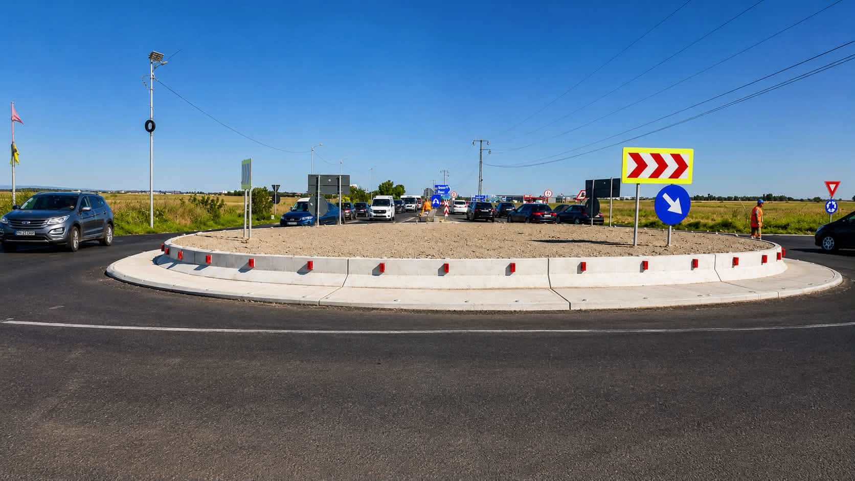 Lucrările la sensul giratoriu de pe DN1, de la Păulești, au fost finalizate de autorități