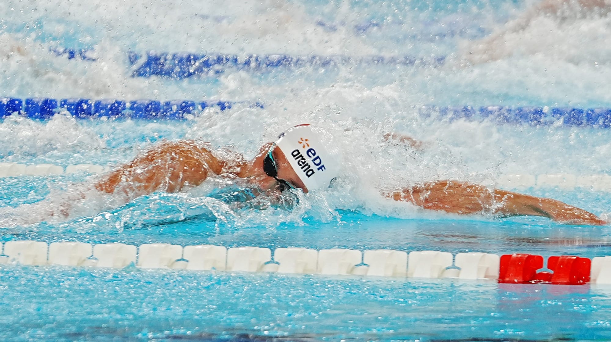 David Popovici înoată în semifinalele Campionatului European de la Paris