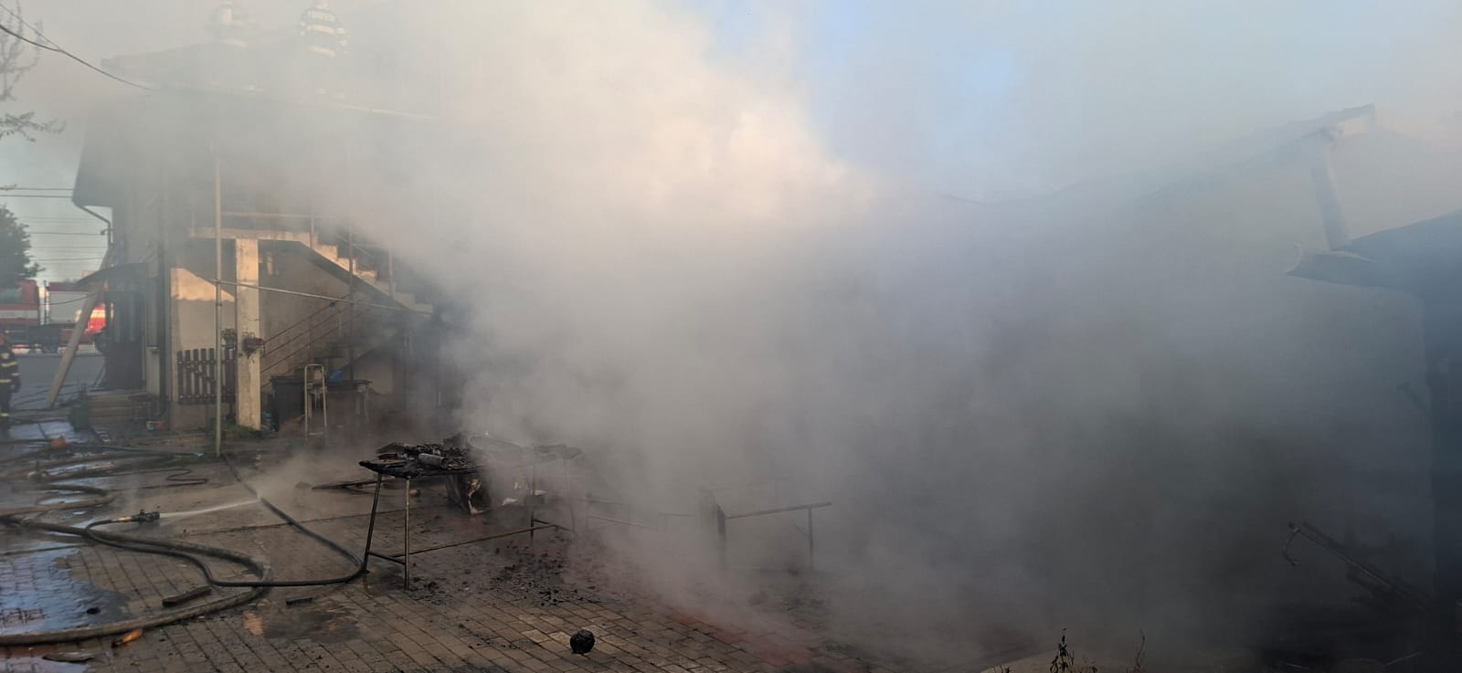 Incendiu devastator în Horia: gospodărie cuprinsă de flăcări, pompieri intervenind din timpul liber