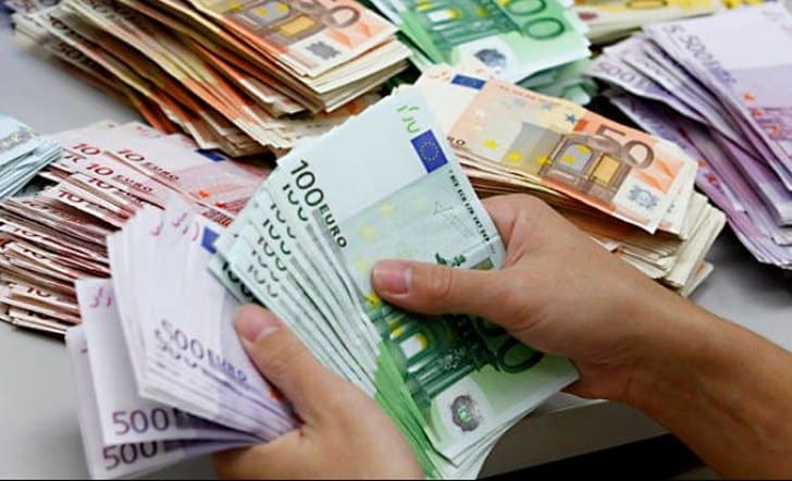 Mugur Isărescu afirmă că România nu îndeplinește criteriile pentru trecerea la euro în prezent