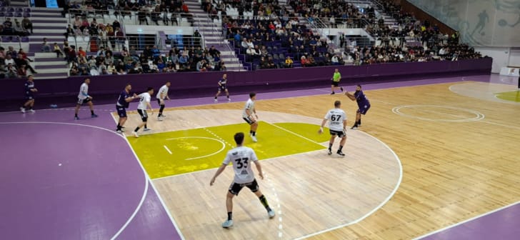 Echipe de handbal în sala Constantin Jude la Timișoara Echipe de handbal în sala Constantin Jude la Timișoara