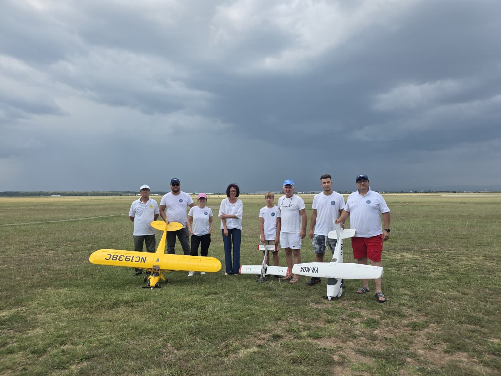 Tineri aeromodeliști din Pucioasa la concurs național Tineri aeromodeliști din Pucioasa la concurs național