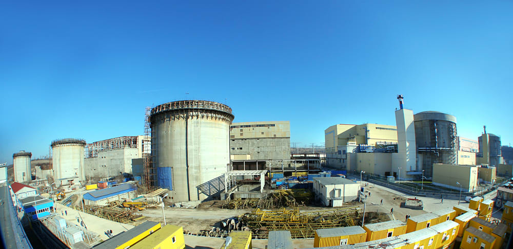 Bolojan afirmă că sistemul energetic din România e stabil, dar întârzierile pe Dunăre pun în pericol funcționarea centralei de la Cernavodă