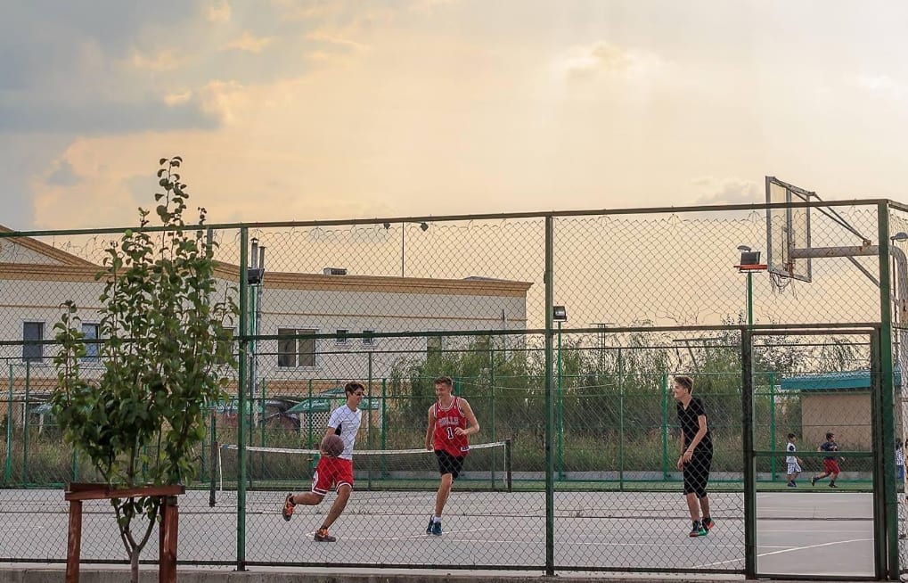 Clienți în sală de fitness în Cosmopolis, antrenament, echipament sportiv Clienți în sală de fitness în Cosmopolis, antrenament, echipament sportiv