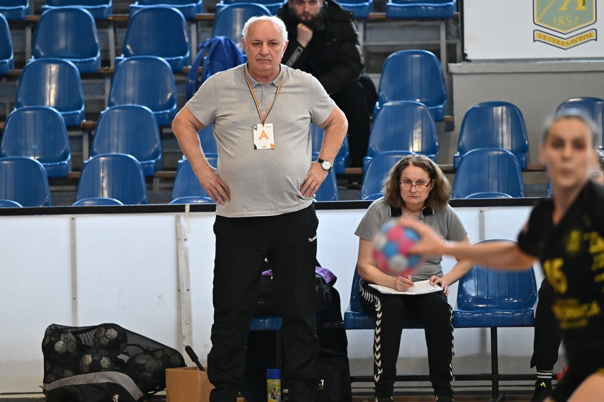 Echipa de handbal HC Zalău în timpul unui meci Echipa de handbal HC Zalău în timpul unui meci