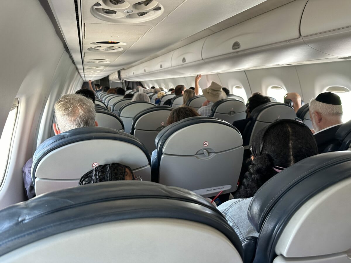Cercetătorii avertizează: furtunile solare pot a crescut riscul pentru aviație în altitudine