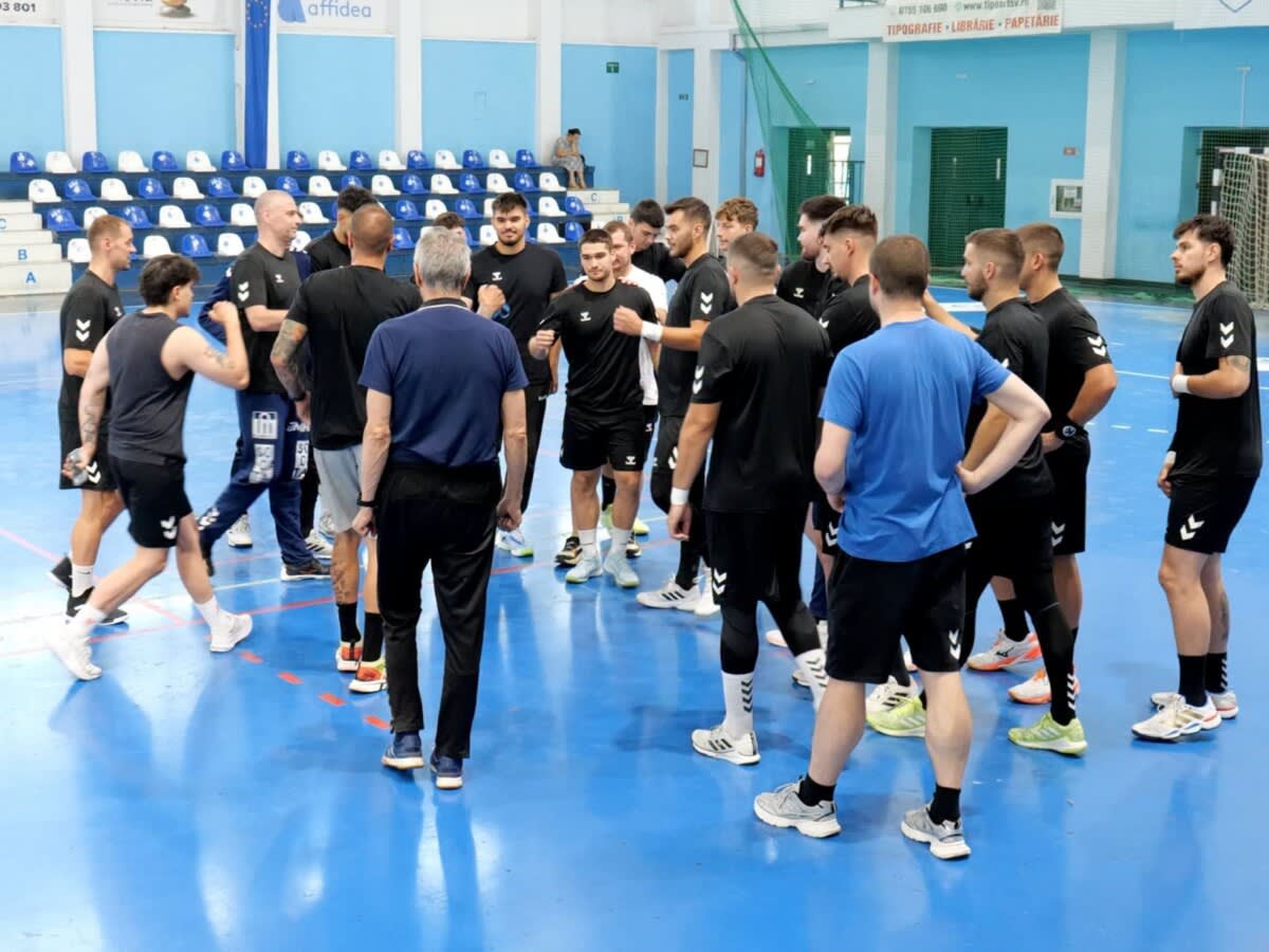 Handbaliști CSU Suceava în acțiune Handbaliști CSU Suceava în acțiune