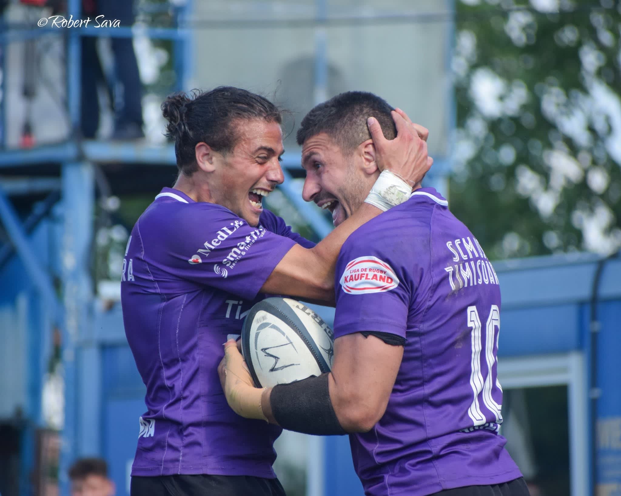 Jucători de rugby în acțiune, meci în Ștefan cel Mare, România Jucători de rugby în acțiune, meci în Ștefan cel Mare, România
