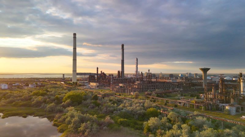 Rafinărie Petromidia în România, activitate petrolieră