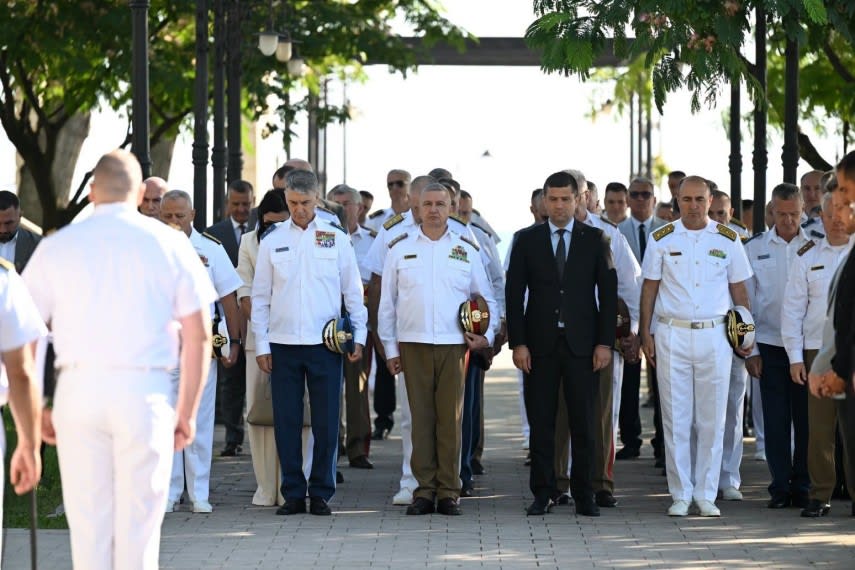 General Gheorghiță Vlad aduce omagiu eroilor marinari