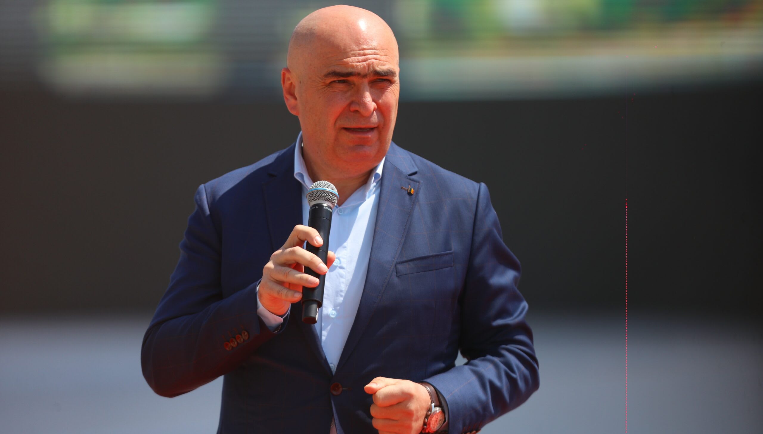 Ilie Bolojan a felicitat pe David Popovici după succesul de la CE de natație