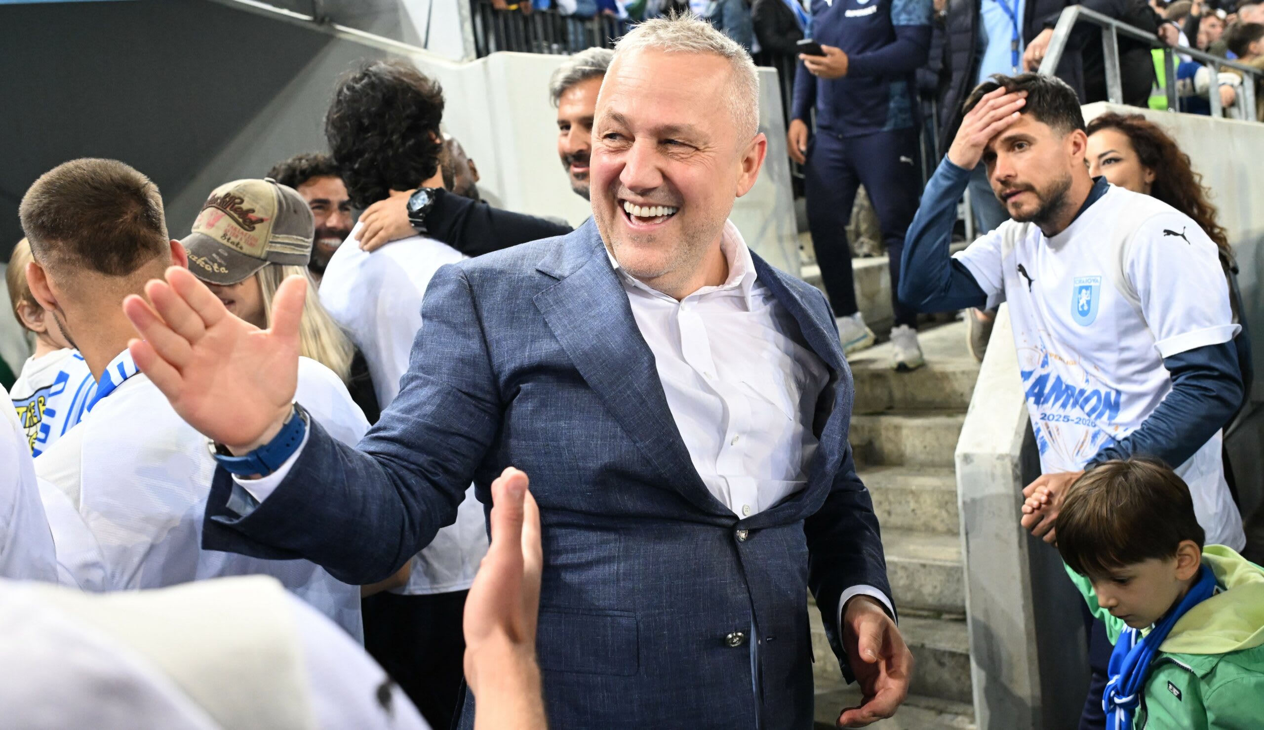 Mihai Rotaru în timpul unui interviu despre transferuri Mihai Rotaru în timpul unui interviu despre transferuri