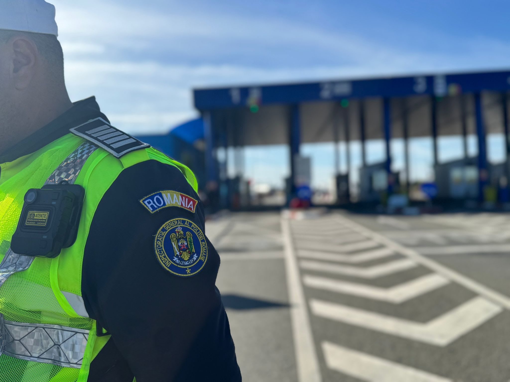 Polițiști doljeni depistând un bărbat urmărit internațional Polițiști doljeni depistând un bărbat urmărit internațional