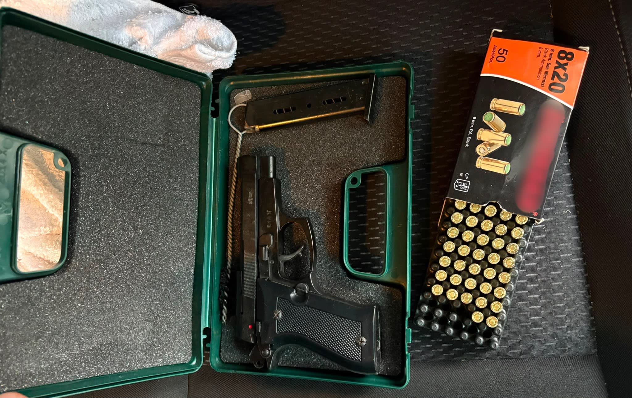 Polițiștii din Dolj au descoperit pistol și 42 de cartușe în Bârca