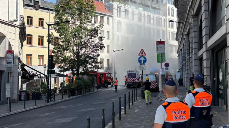 Un pompier s-a stins din viață și doi muncitori au fost grav răniți în explozii la Bruxelles