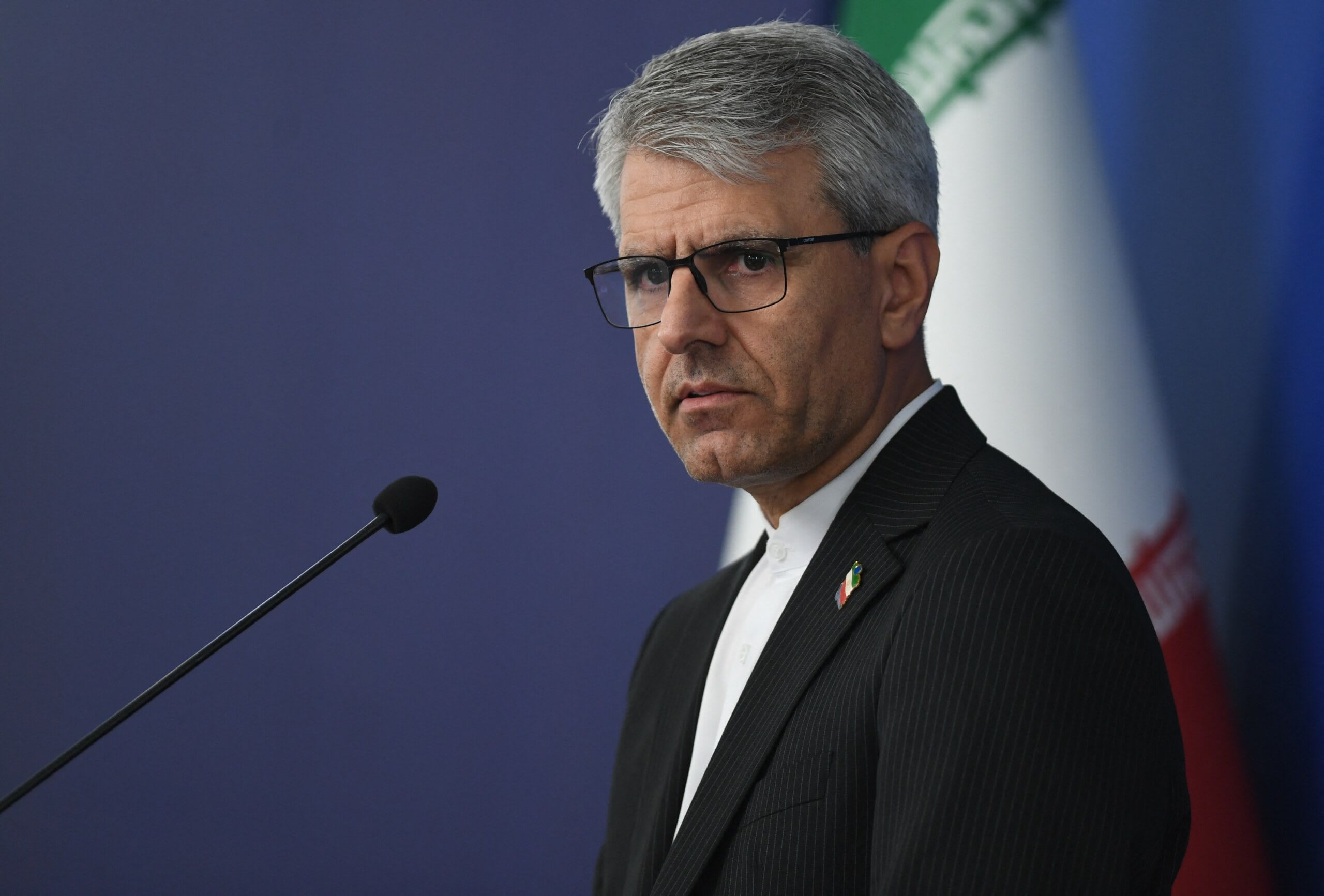 Iran acuză SUA că își bazează politica externă pe minciuni și amenință Strâmtoarea Ormuz