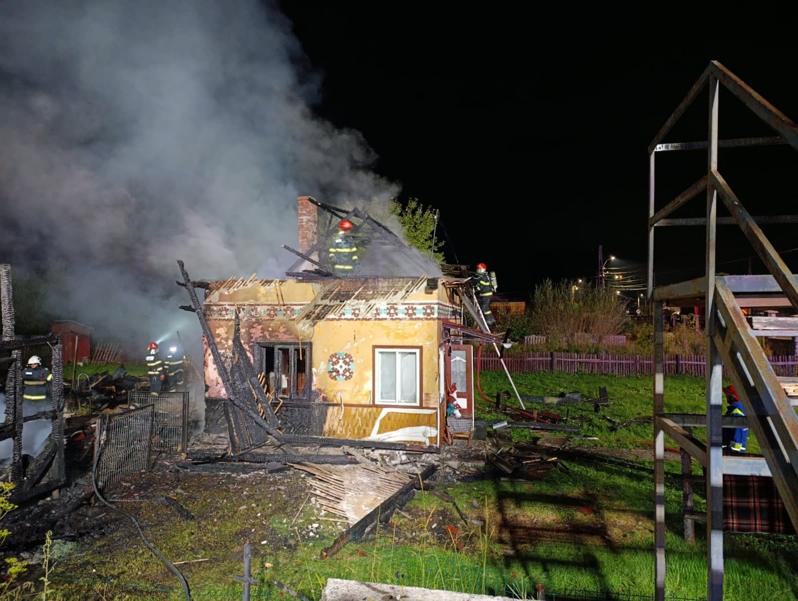 Incendiu la o gospodărie din Ciocănești Incendiu la o gospodărie din Ciocănești
