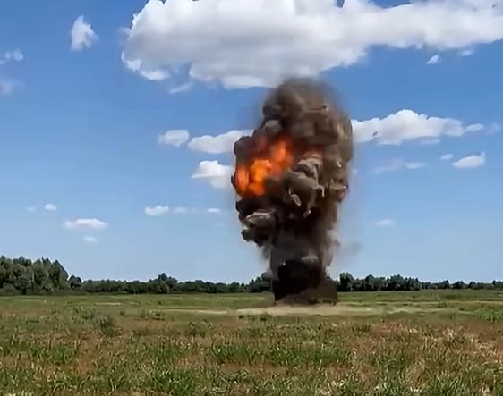 Drona găsită vineri în zona localității Plauru, județul Tulcea, a fost detonată