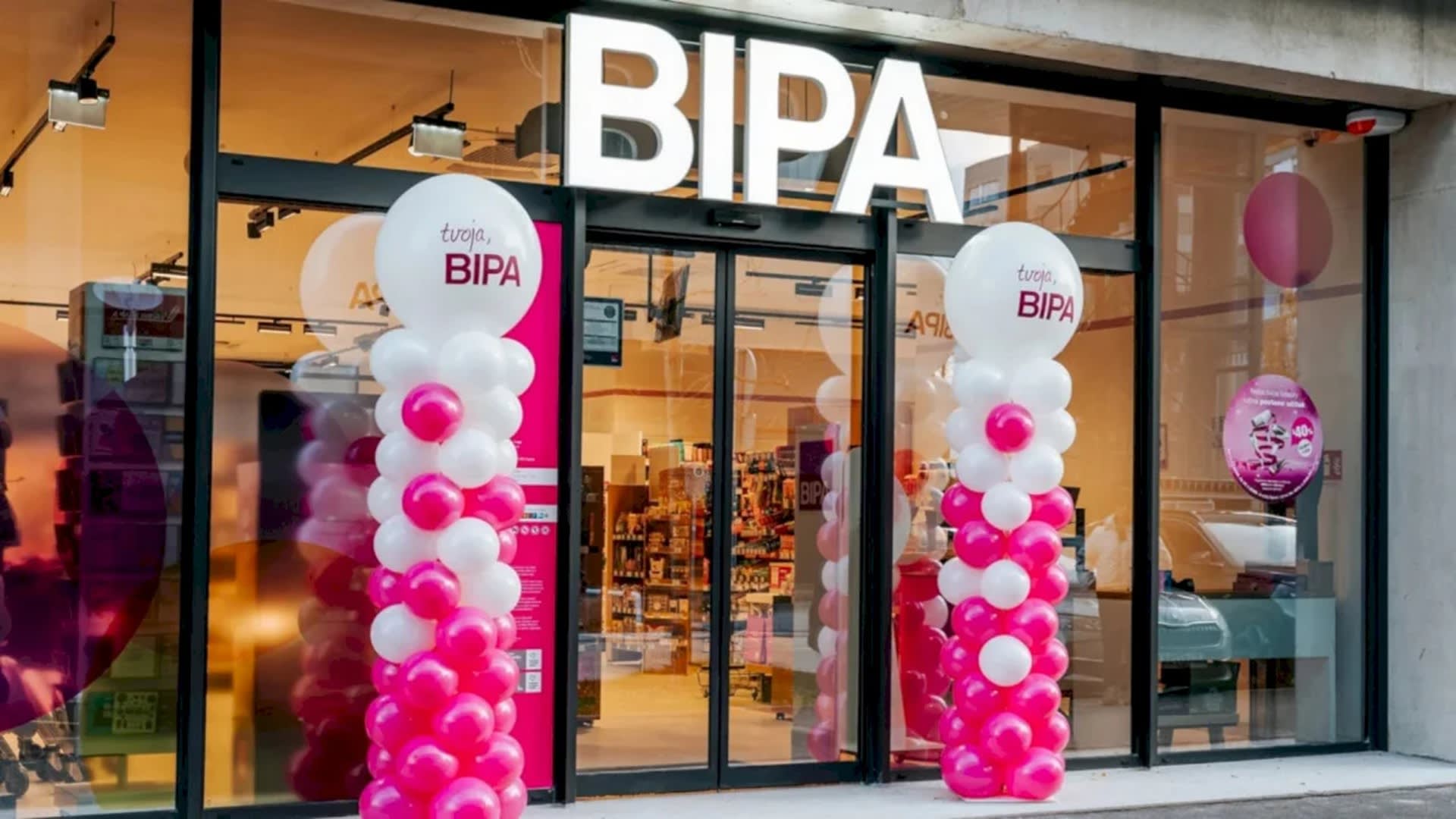 Magazin Bipa în apropierea Bucureștiului, rafturi cu produse Magazin Bipa în apropierea Bucureștiului, rafturi cu produse