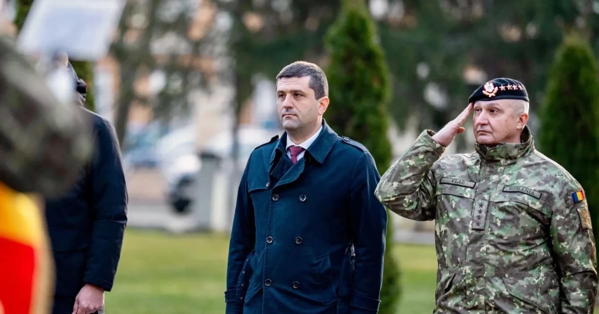 Radu Miruță la o conferință de presă Radu Miruță la o conferință de presă