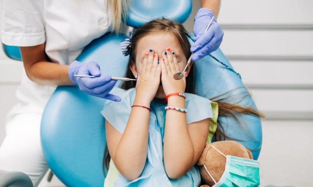 Medicii propun lecții despre carii și igienă dentară în licee
