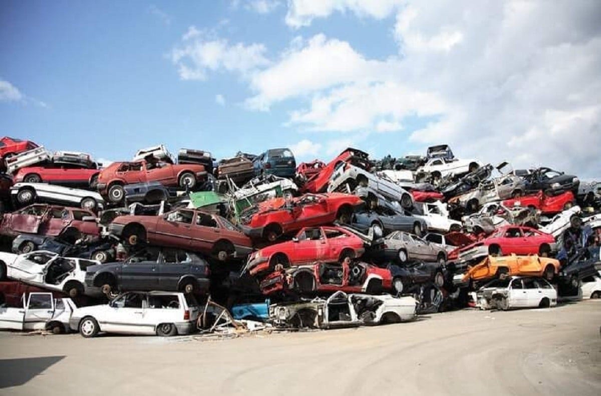 UE schimbă regulile pentru mașinile vechi. Ce se întâmplă cu autoturismele românilor scoase din uz