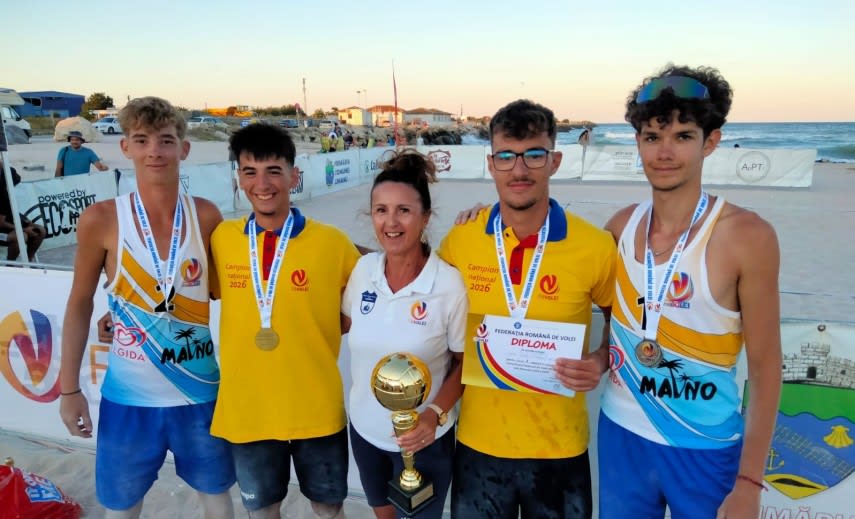 Echipa CSS1 Constanța câștigând finala națională la volei pe plajă 2026