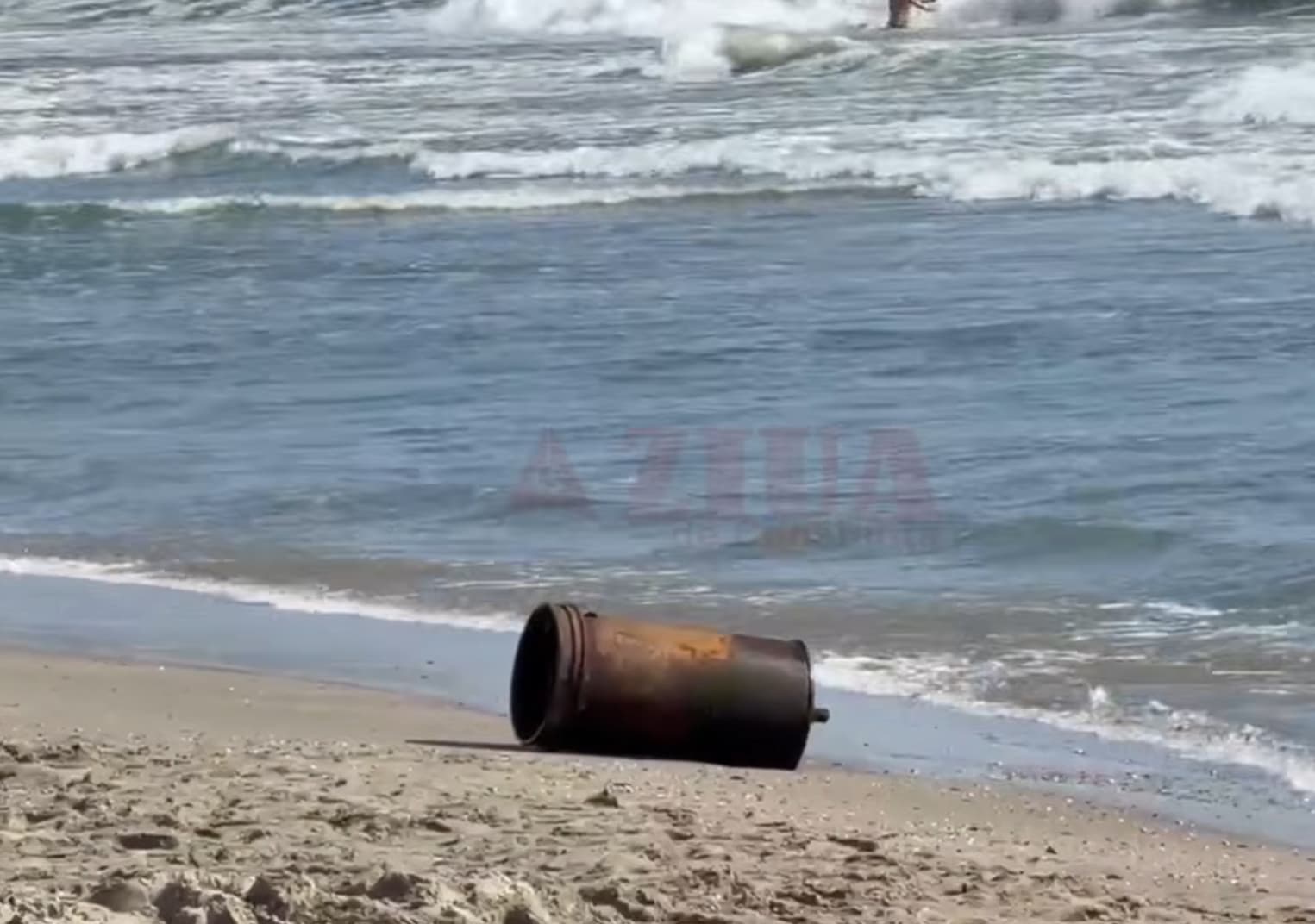Obiect suspect pe plaja din Eforie Nord Obiect suspect pe plaja din Eforie Nord