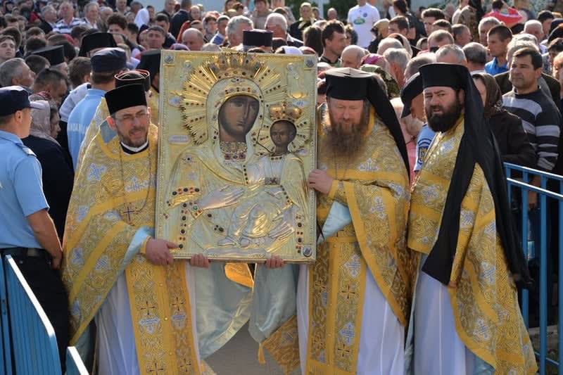 Turism ecumenic: Icoanele făcătoare de minuni din Munții Neamțului