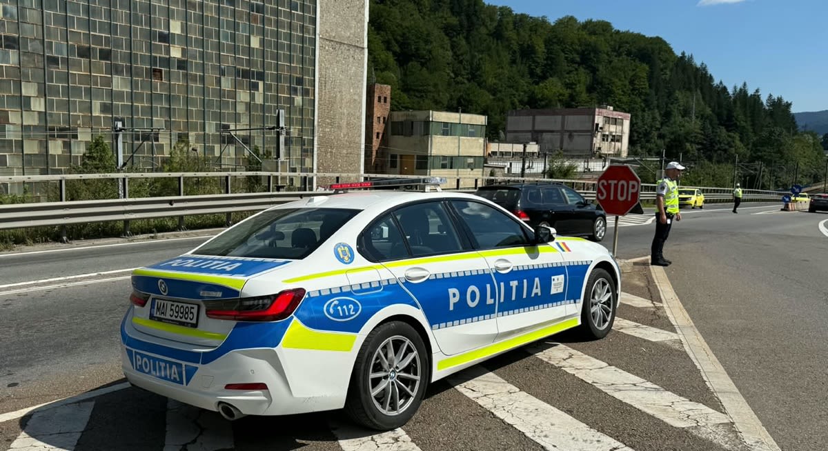 Mașini în coloană pe DN 1 în Prahova, trafic intens duminică Mașini în coloană pe DN 1 în Prahova, trafic intens duminică