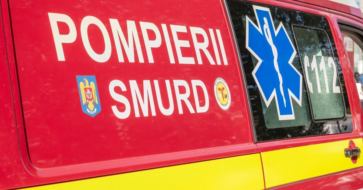 Accident cu șase mașini în Bacău: patru persoane, între care doi copii, au fost duse la spital