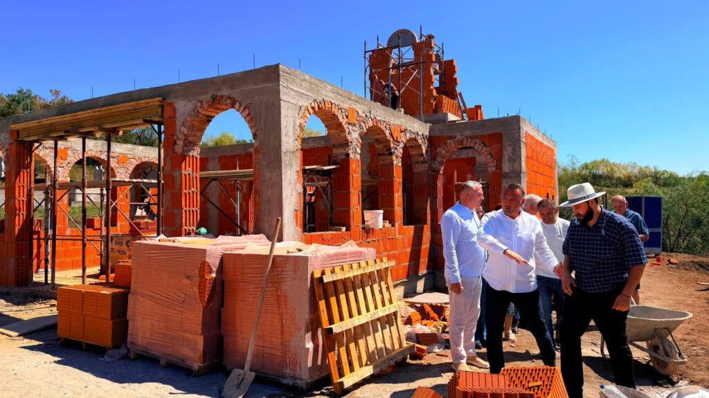 Construcție capelă comunitară în Stâna Construcție capelă comunitară în Stâna