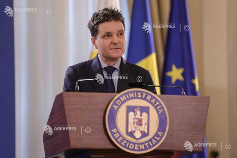Nicușor Dan în discuții cu reprezentanți ai societății civile Nicușor Dan în discuții cu reprezentanți ai societății civile