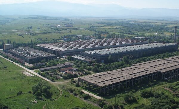 Firma din Caransebeș demarează proiectul unui sistem de baterii de stocare a energiei