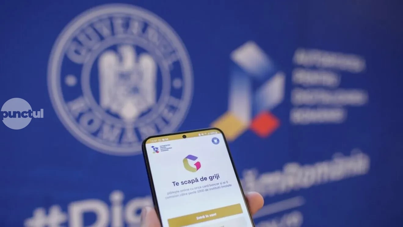 Primărie Mureș, oameni plătind taxe online Primărie Mureș, oameni plătind taxe online